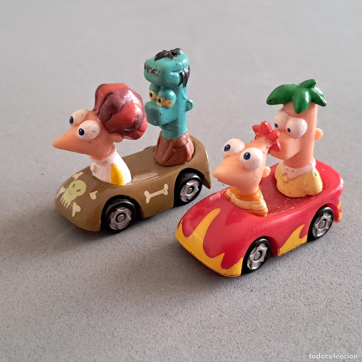 Coches a escala: 2 peque&ntilde;os coches de Phineas y Ferb del juego la Loca Monta&ntilde;a Rusa de JAKKS Pacific