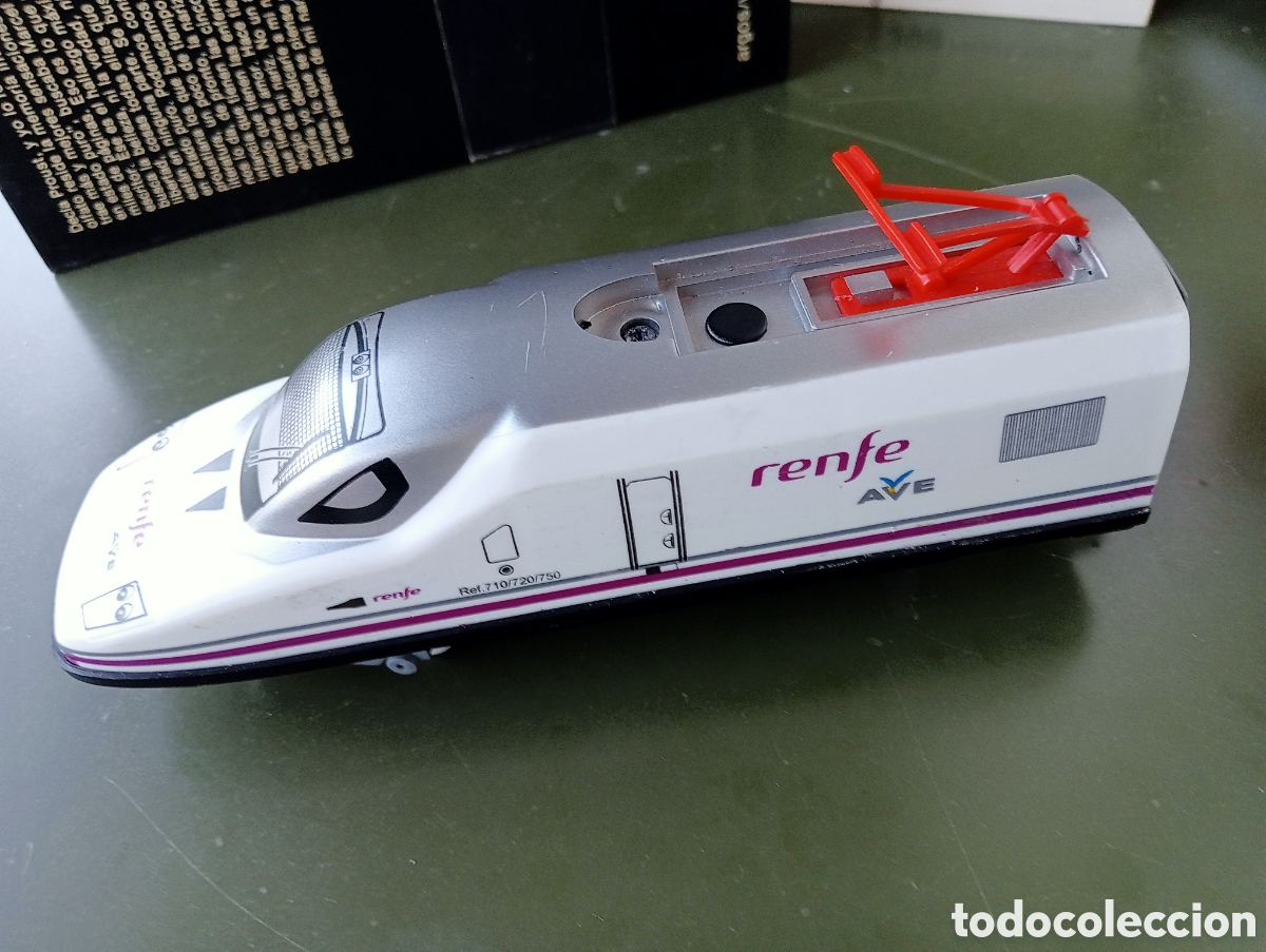 Coches a escala: Locomotora Renfe Ave