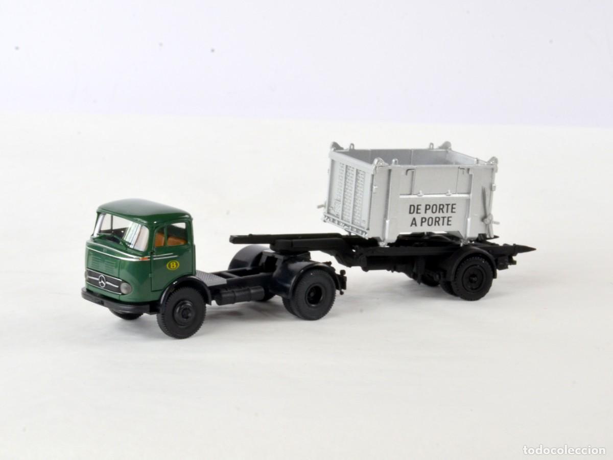 Coches a escala: Brekina Escala H0 1:87 Cami&oacute;n Articulado Mercedes Benz LPS338 B Contenedor Impecable con Caja