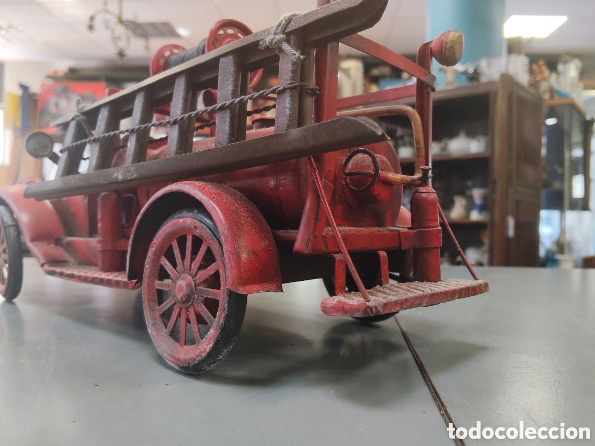 Coches a escala: Antiguo cami&oacute;n de bomberos de ojalata - Foto 2
