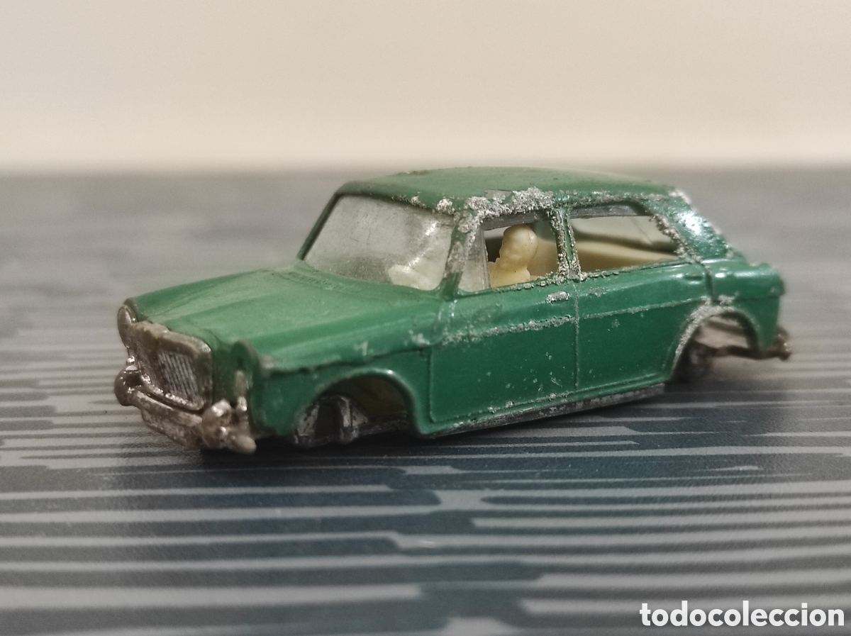 Coches a escala: Coche cl&aacute;sico International Paya referencia 2111