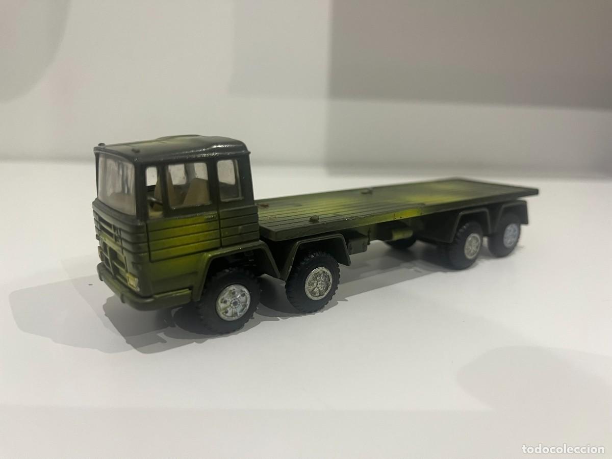 Coches a escala: Cami&oacute;n Militar de Plataforma Mira Escala 1/64 - Made in Spain (A&ntilde;os 70/80)