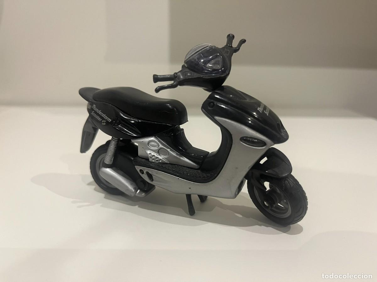 Coches a escala: Miniatura Scooter Ciclomotor Urbano &rdquo;Thunderstorm S&rdquo; - Escala 1/18 Die-Cast