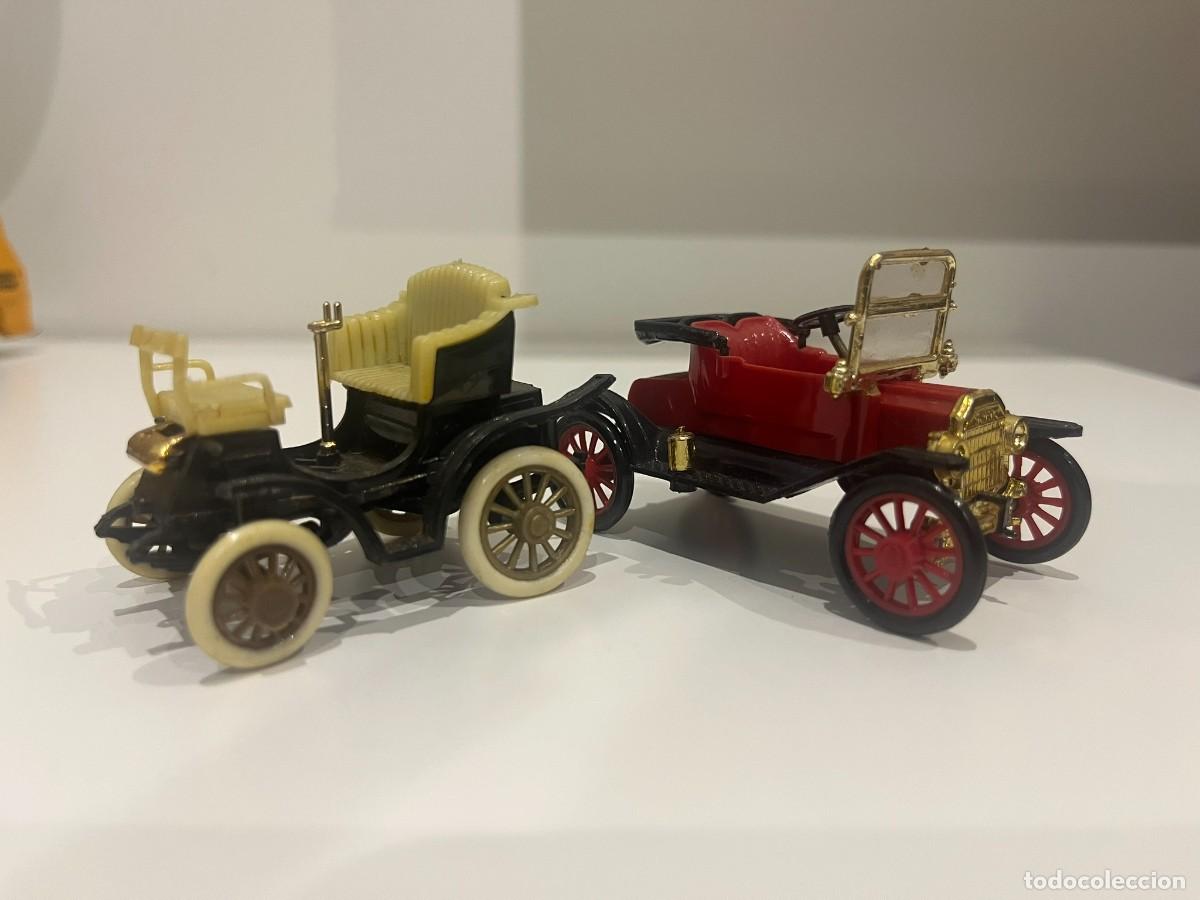 Coches a escala: Lote 2 Miniaturas Cl&aacute;sicas EKO Made in Spain: Ford T (1908) y Peugeot Vis-&agrave;-Vis (1898)