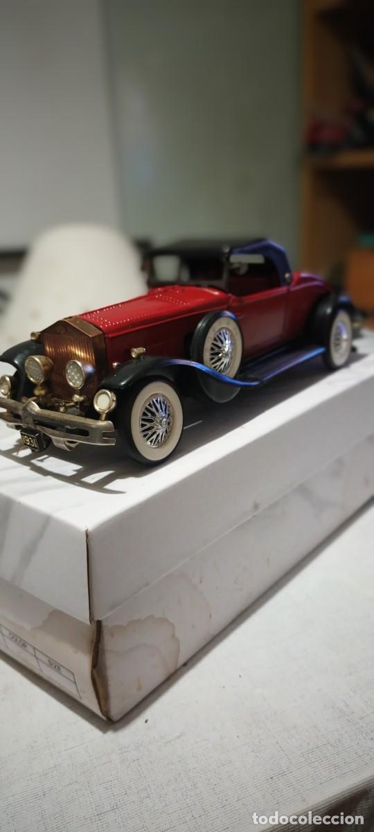 Coches a escala: COCHE RADIO DE CHAPA Y PLASTICO COUP&Eacute; 1931. 25 CMS.