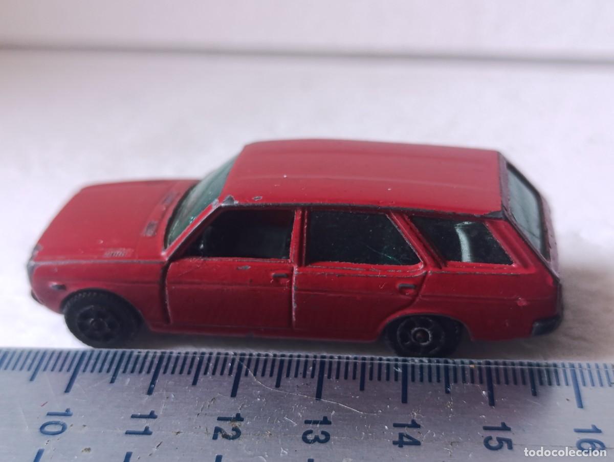 Coches a escala: FIGURA DE PVC - SEAT 131 FAMILIAR - ESPA&Ntilde;A - GUILOY - ( GOLPE EN MARCO DELANTERO )