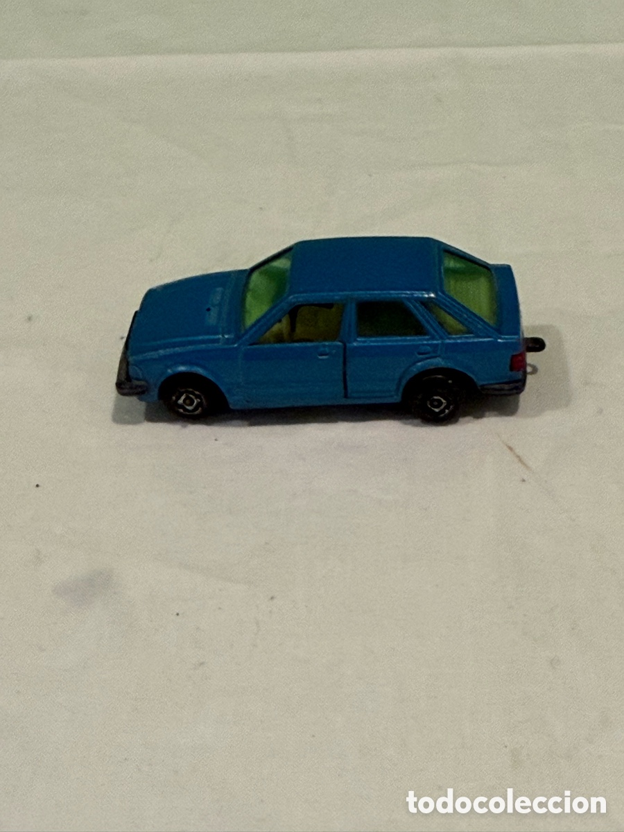 Coches a escala: Guisval Ford Escort &ndash; Made in Spain &ndash; Miniatura Vintage Azul