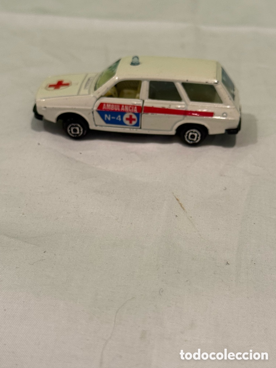 Coches a escala: Guisval Renault 12 S Ambulancia N-4 &ndash; Miniatura Vintage Espa&ntilde;ola