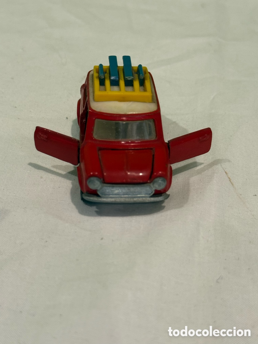 Coches a escala: Guisval Mini Morris con Esqu&iacute;s &ndash; Made in Spain &ndash; Coche Vintage