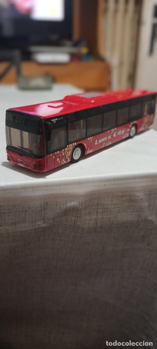 Coches a escala: AUTOB&Uacute;S MAN LYON&rdquo;S CITY SIKU 1:50 24 CMS.
