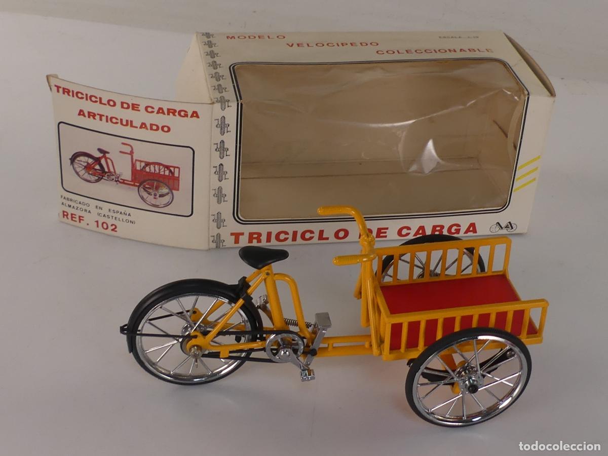 Coches a escala: TRICICLO DE CARGA ARTICULADO REF: 102 CON CAJA
