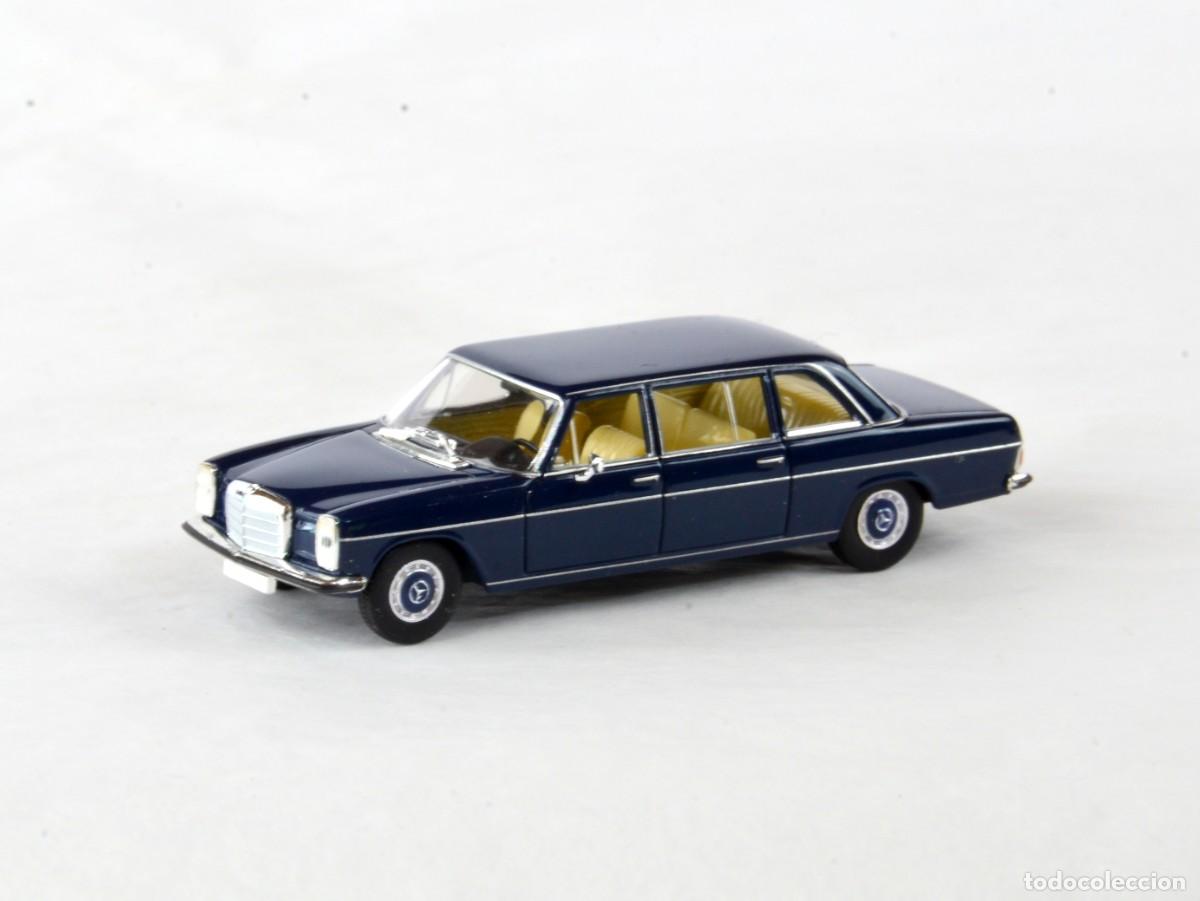 Coches a escala: Brekina Starmada Escala 1:87 H0 Mercedes Benz 220D Largo Azul con Caja
