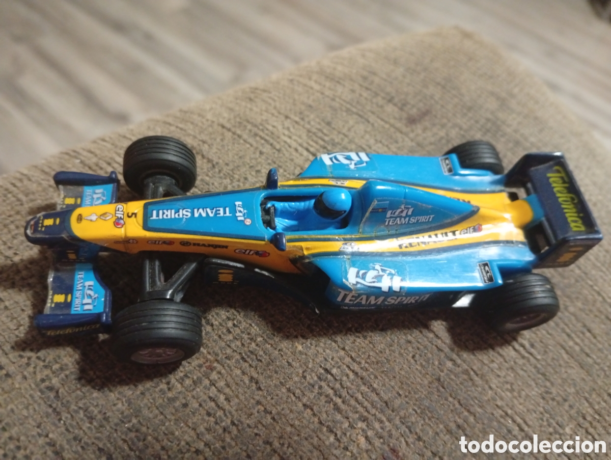 Carros em escala: Coche hotwhell buen estado