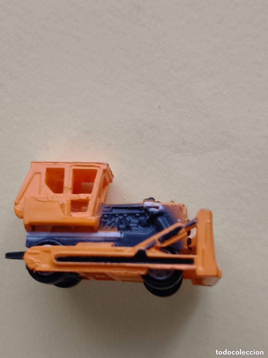 Coches a escala: Terence el Tractor de la serie Thomas (tipo Micromachine) - Foto 5