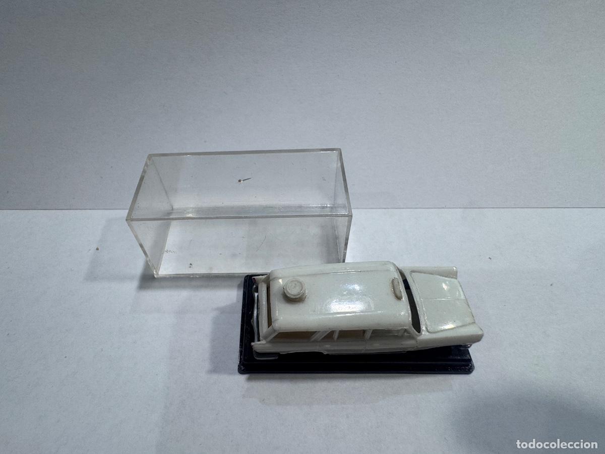 Coches a escala: COCHE FIAT AMBULANCIA EKO CON SU CAJA ORIGINAL (G)