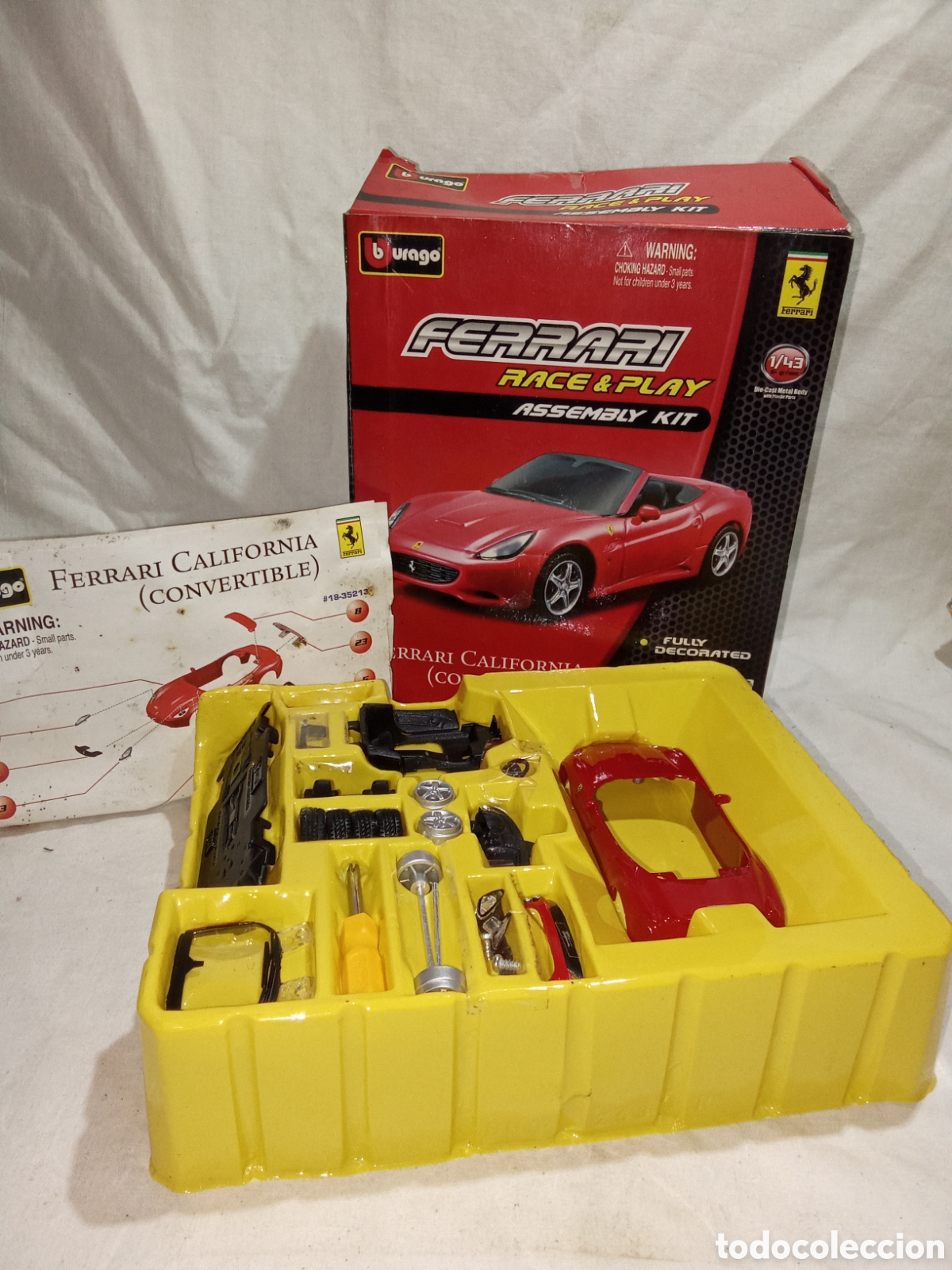 Modellautos: FERRARI CALIFORNIA (CONVERTIBLE) RACE & PLAY ASSEMBLE KIT DE BURAGO EN CAJA