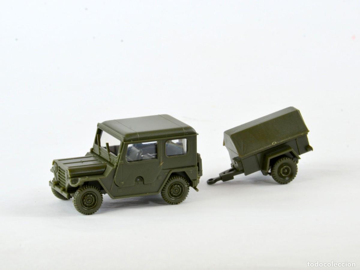 Coches a escala: Roco minitanks Escala 1:87 H0 482 M151 Jeep con Remolque Impecable con Caja