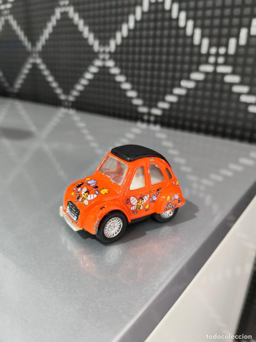Coches a escala: Kintoy Citro&euml;n 2CV &ldquo;Bee&rdquo; - Foto 1