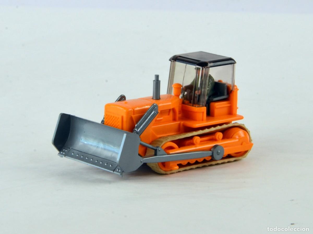 Coches a escala: Wiking Escala 1:87 H0 Niveladora Kaelble Gmeinder con Techo y Figura Naranja