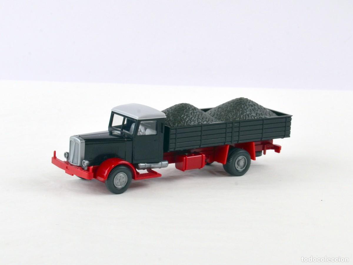 Coches a escala: Wiking Escala 1:87 H0 Cami&oacute;n Hanomag HD5L Carb&oacute;n