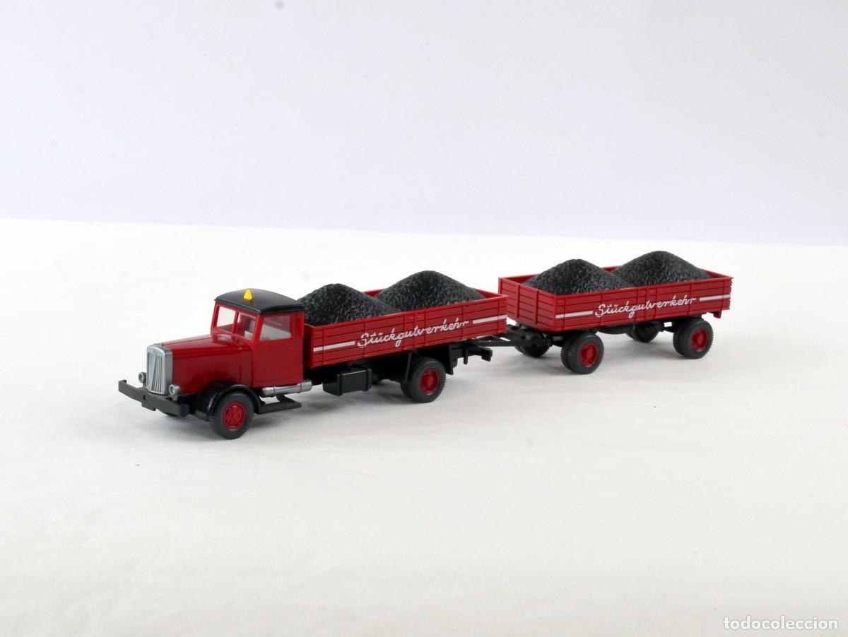 Coches a escala: Wiking Escala 1:87 H0 Cami&oacute;n Hanomag HD5L Carb&oacute;n con Remolque