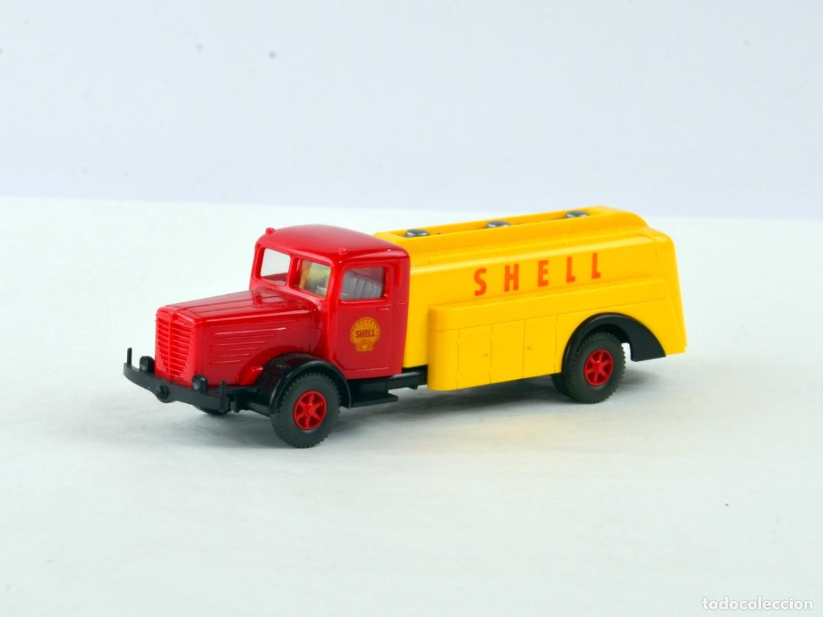 Coches a escala: Wiking Escala 1:87 H0 Cami&oacute;n Cisterna B&uuml;ssing 8000 Shell