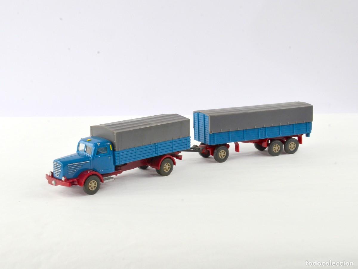 Coches a escala: Wiking Escala 1:87 H0 Antiguo Cami&oacute;n B&uuml;ssing 8000 con Remolque 1979 - 80