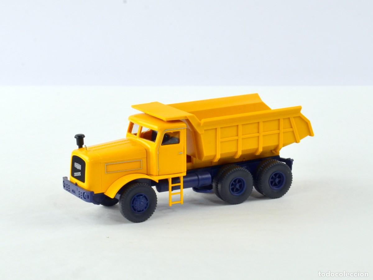 Coches a escala: Wiking Escala 1:87 H0 Cami&oacute;n Volquete Kaelble KDV836E