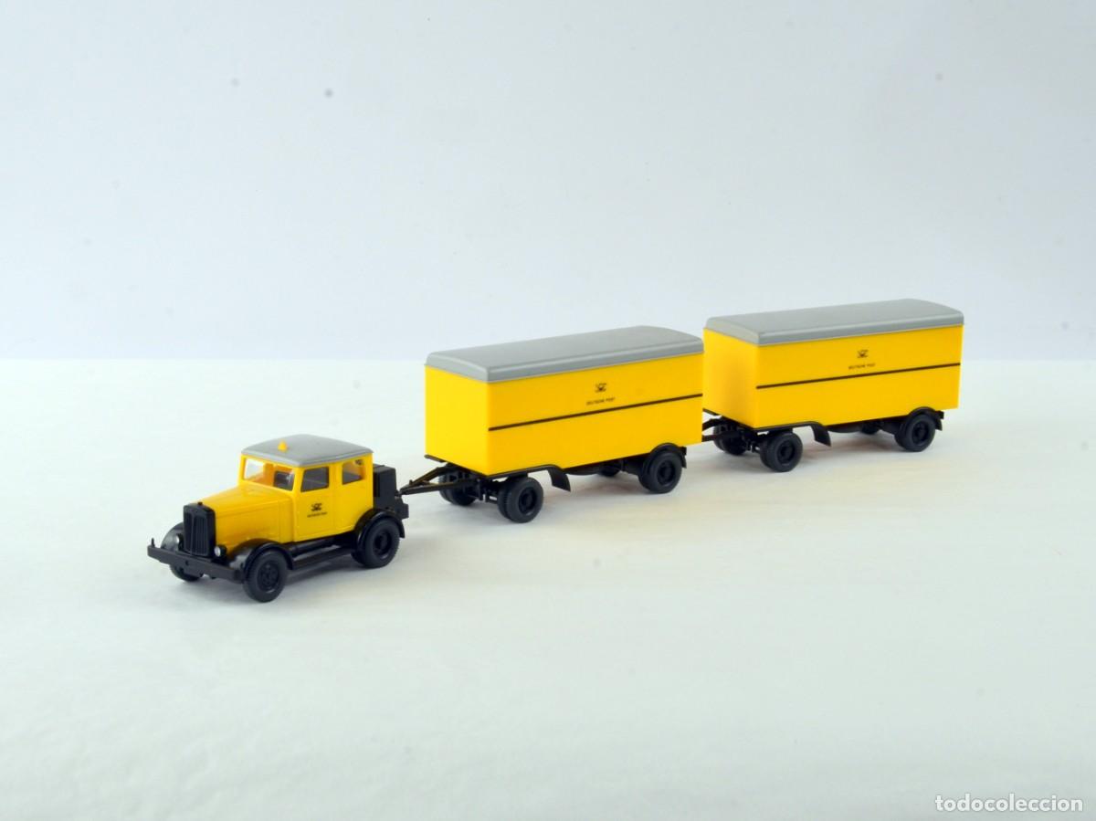 Coches a escala: Wiking Escala 1:87 H0 Cami&oacute;n Tractor Hanomag ST100 con Dos Remolques DBP