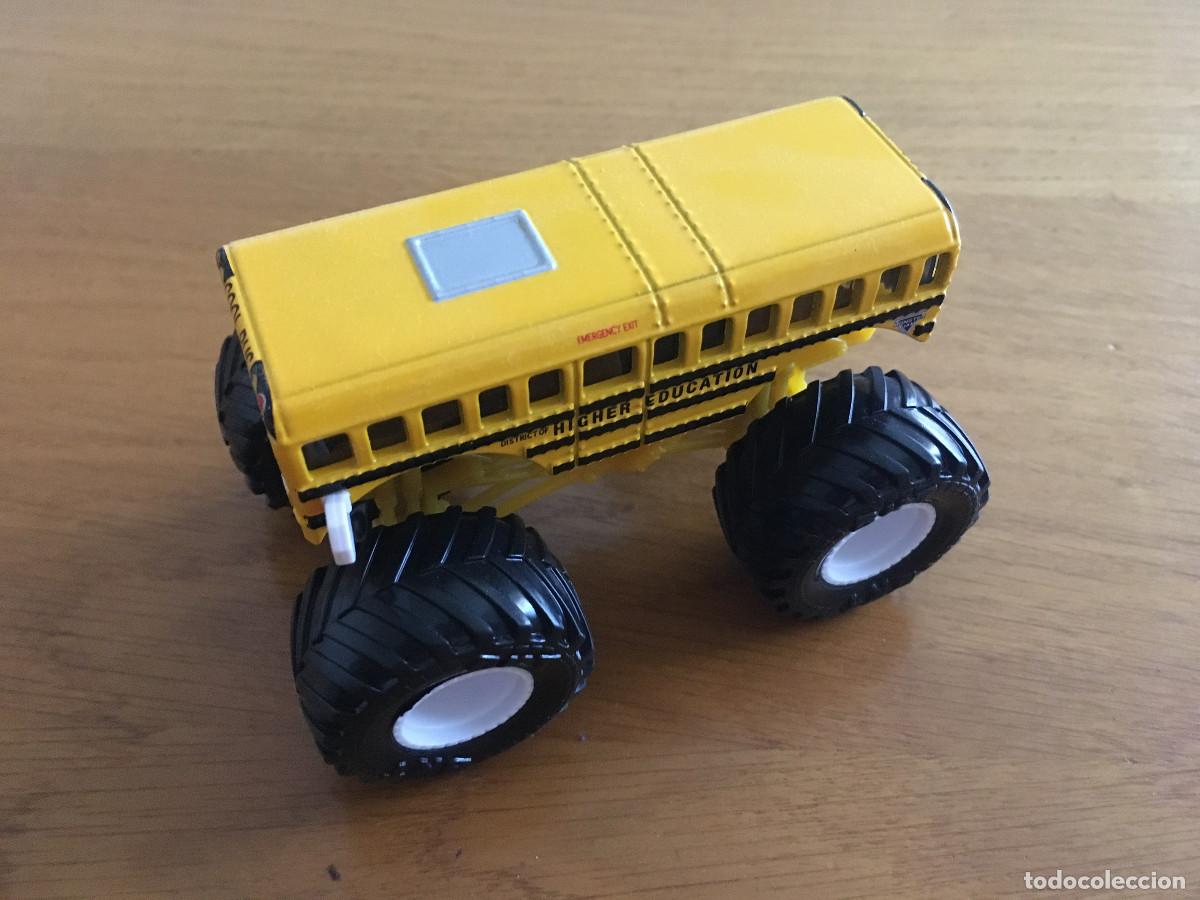 Coches a escala: Autobus Monster jam. 1/64.