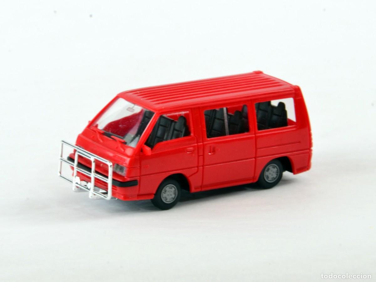 Coches a escala: Rietze Escala H0 1:87 Mitsubishi L300 MKII Microb&uacute;s con Defensa Delantera Cromada Impecable con Caja