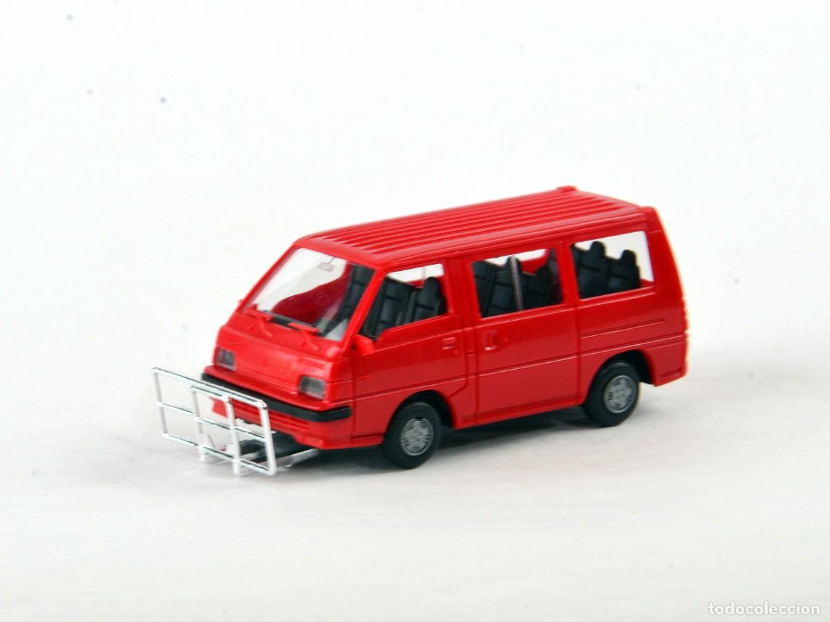 Coches a escala: Rietze Escala H0 1:87 Mitsubishi L300 MKI Microb&uacute;s con Defensa Delantera Cromada Impecable con Caja