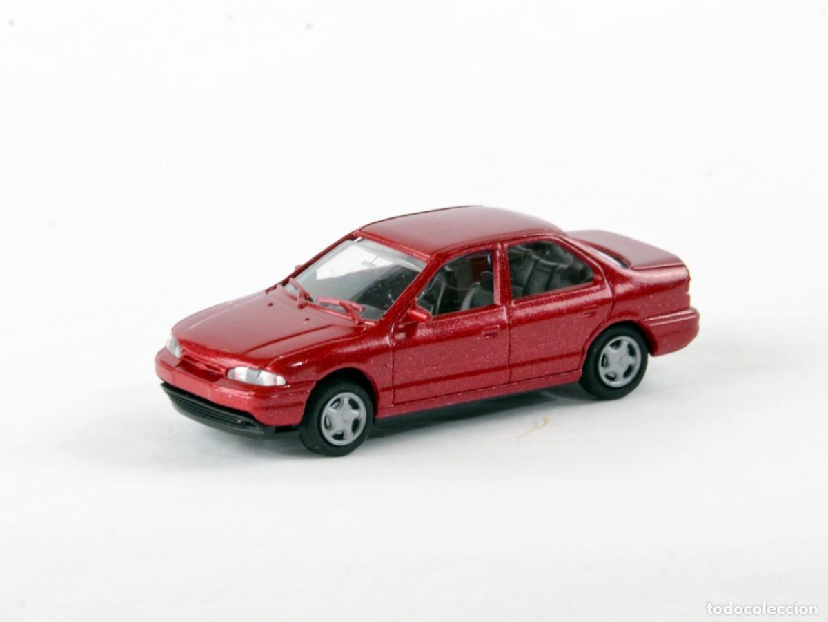 Coches a escala: Rietze Escala 1:87 H0 Ford Mondeo Sedan Rojo Metalizado Impecable con Caja