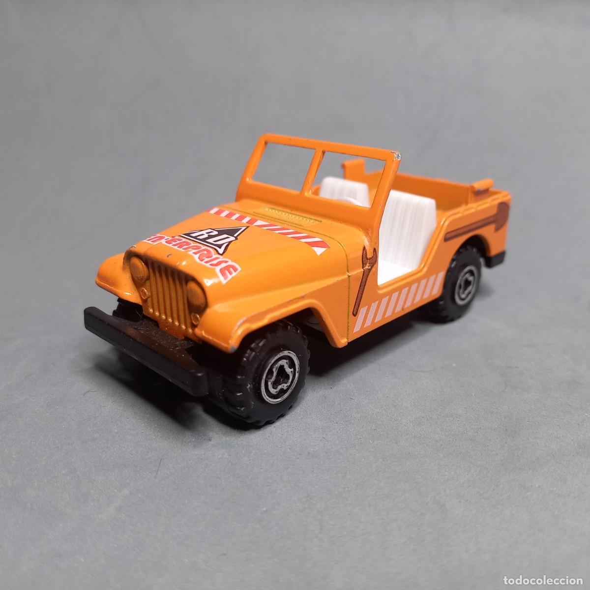 Coches a escala: Jeep Willys de Majorette, Majocar serie 7300 esc 1/46, versi&oacute;n Construcci&oacute;n de Opbra p&uacute;blica a&ntilde;os 90