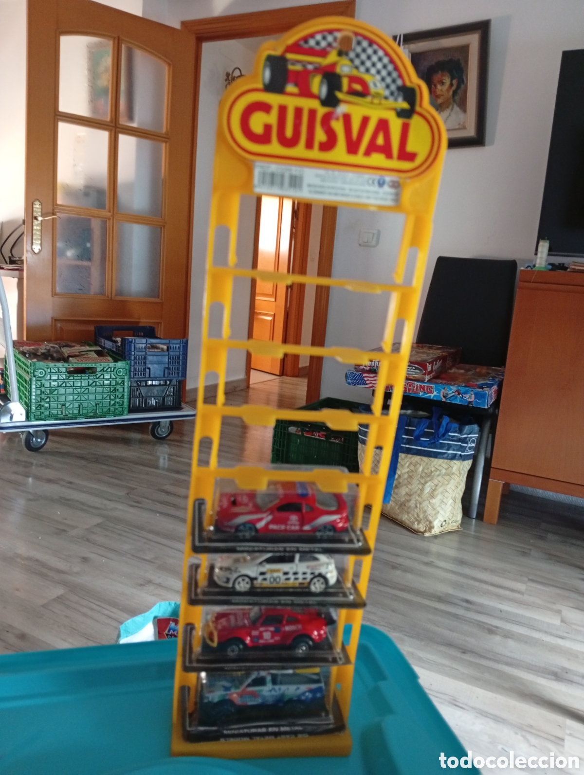 Coches a escala: Estanter&iacute;a con 4 coches guisval