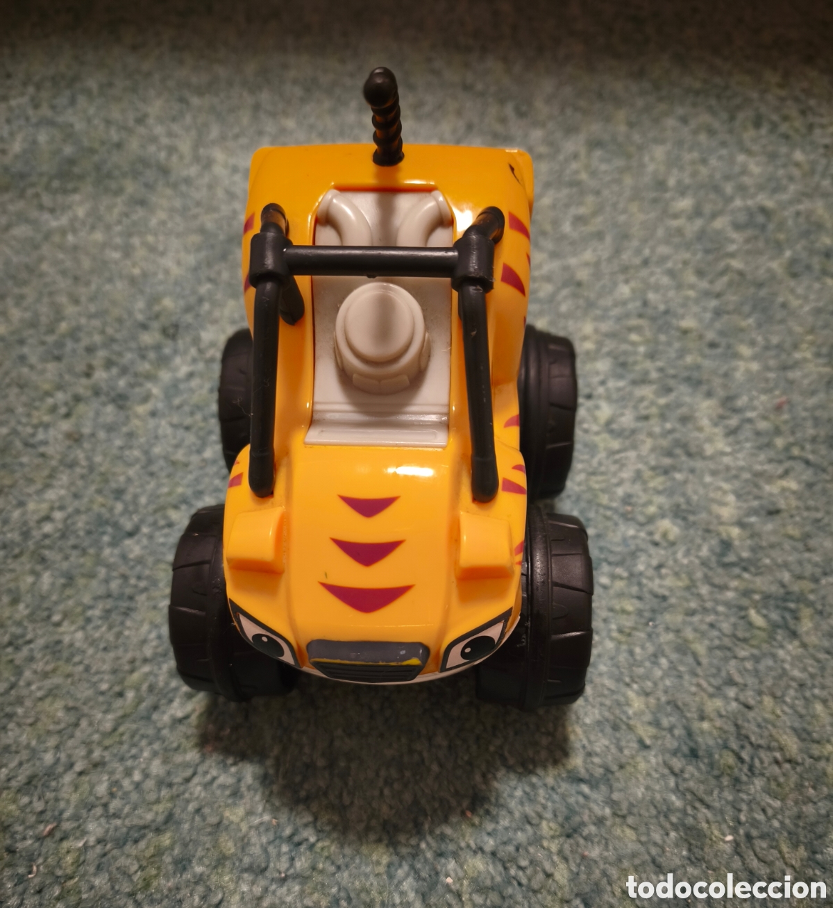 Coches a escala: juguete Slam & Go Stripes de la serie Blaze y los Monster Machines
