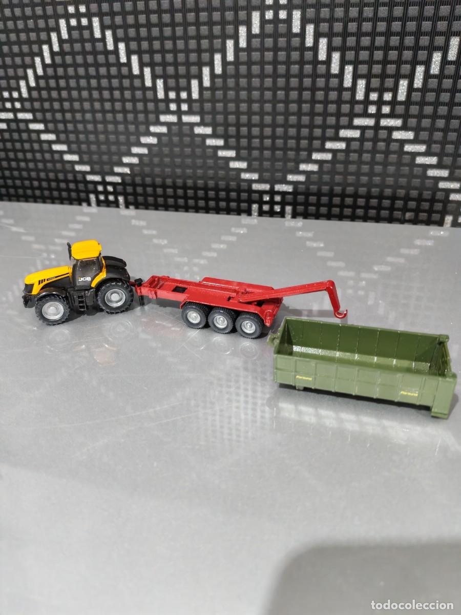 Coches a escala: Siku Farmer 1855 &ndash; JCB 8250 + Remolque elevador - Foto 9