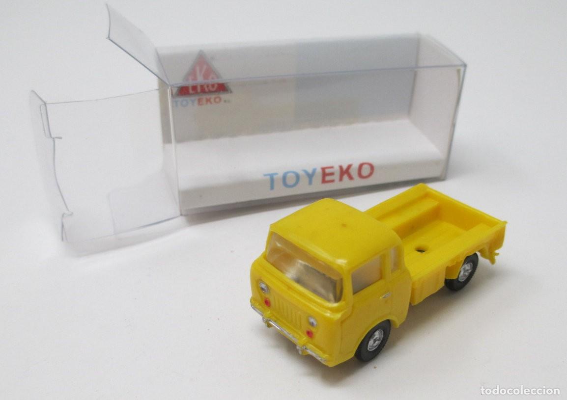 Coches a escala: Coche de Eko Toyeko Ref. 2008 - Escala 1/87 - Jeep Mula