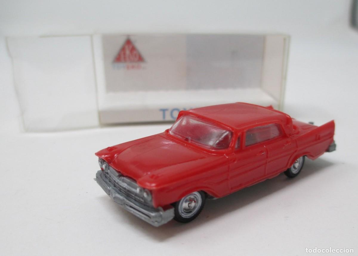 Coches a escala: Coche de Eko Toyeko - Escala 1/87 - Plymouth