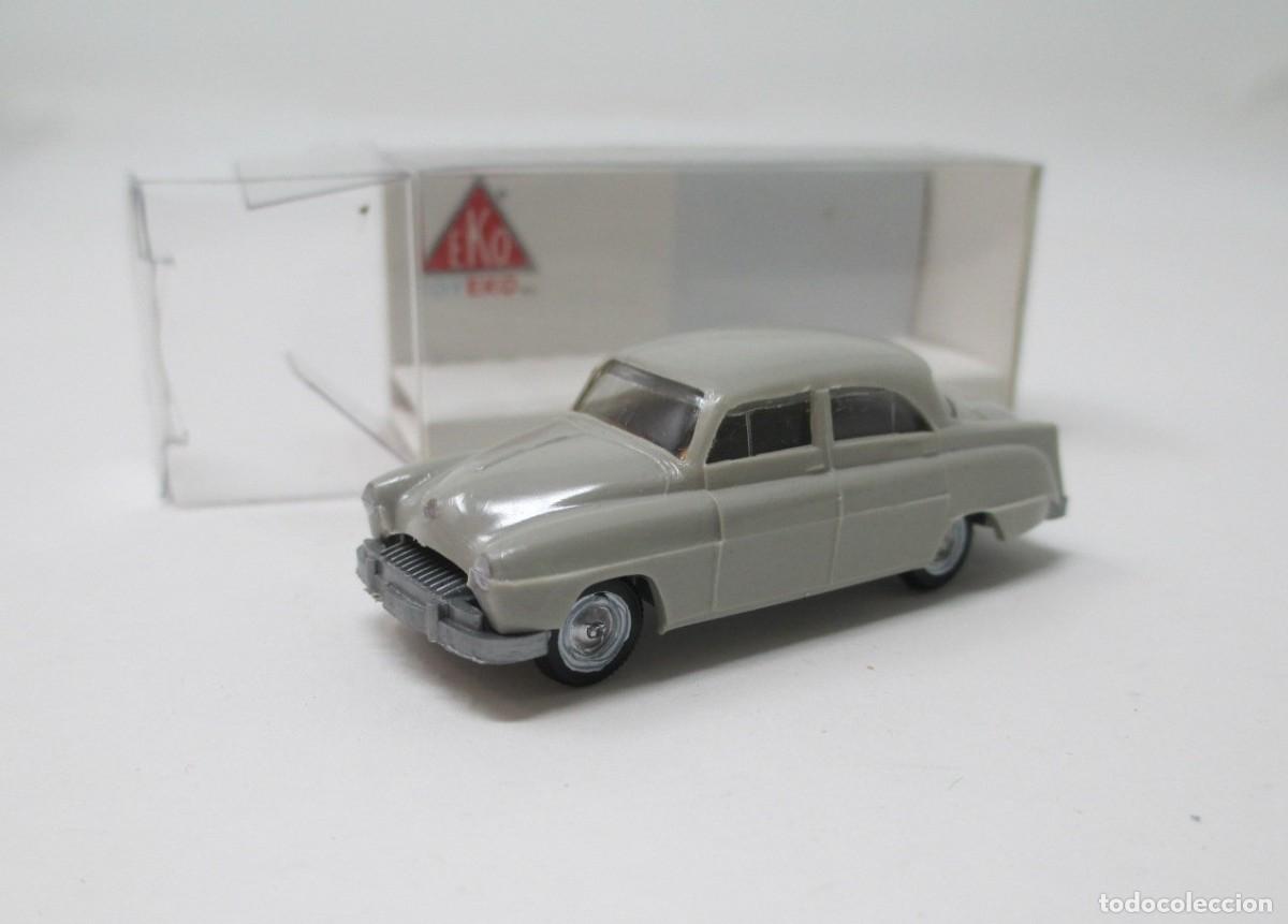 Coches a escala: Coche de Eko Toyeko - Escala 1/88 - Opel Kapit&aacute;n