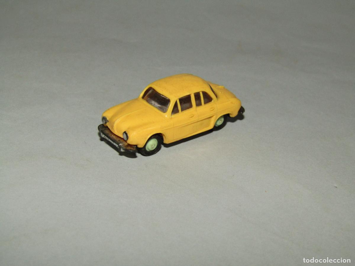Coches a escala: Antiguo RENAULT DAUPHINE en Escala 1/86 *H0* de NOREV Made in France