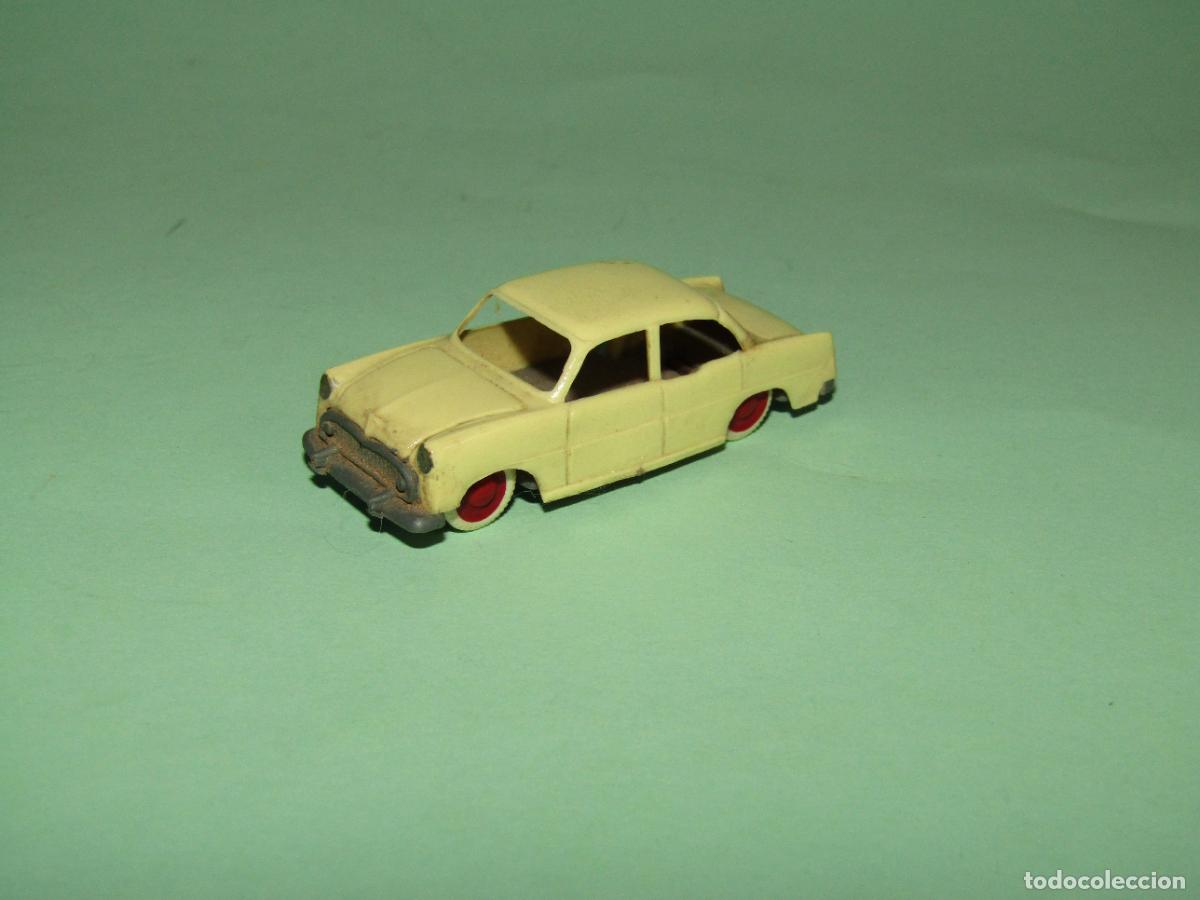 Coches a escala: Antiguo SIMCA ARIANE en Escala 1/86 *H0* de Made in France