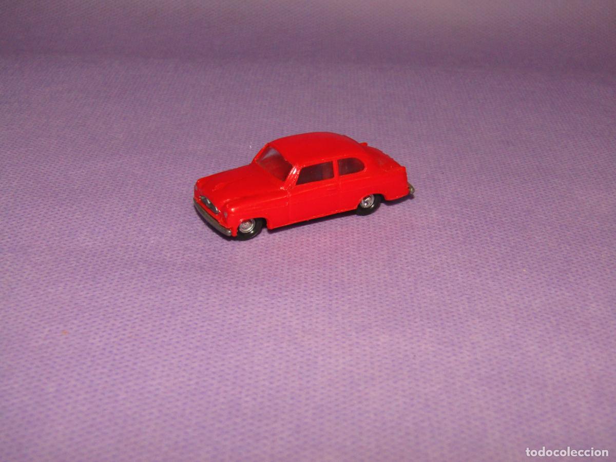 Coches a escala: Antiguo BORGWARD ISABELLA en Escala 1/86 *H0* de EKO Made in Spain