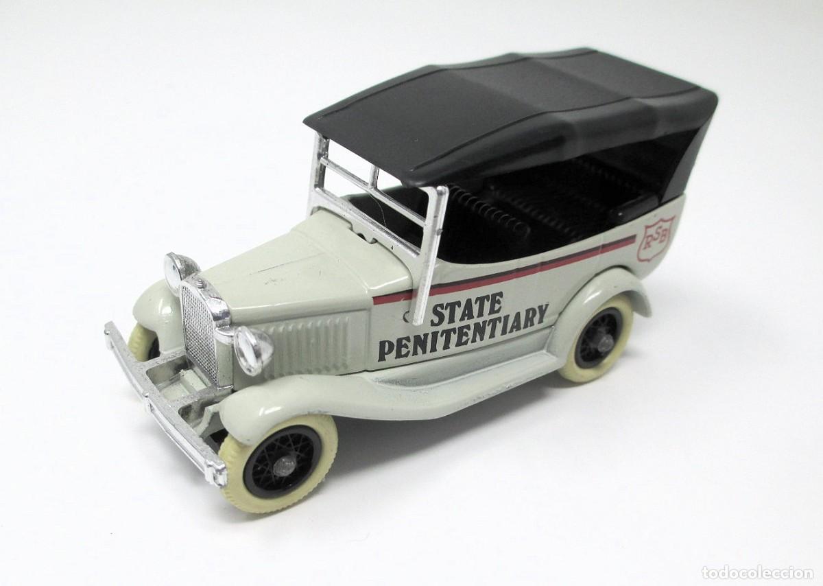 Coches a escala: Coche a&ntilde;os 20 State Penitentiary RSB de Days Gone Lledo - Mide 8 cm de largo