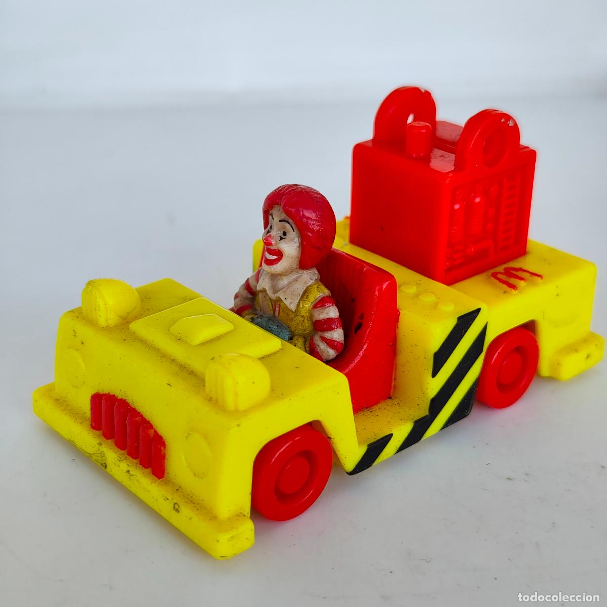 Coches a escala: RONALD MCDONALD MCDONAL MC DONALD PAYASO coche bomberos camion happy meal 1995 90's