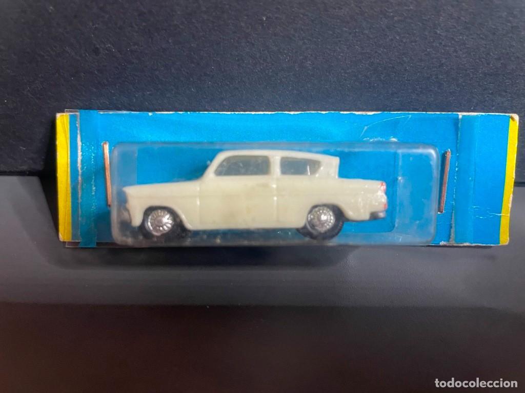 Coches a escala: EKO - FORD ANGLIA - CREMA CLARO - ESCALA 1/86 - 2107