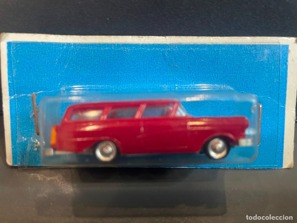 Coches a escala: EKO - OPEL REKORD CARAVAN - GRANATE - ESCALA 1/86