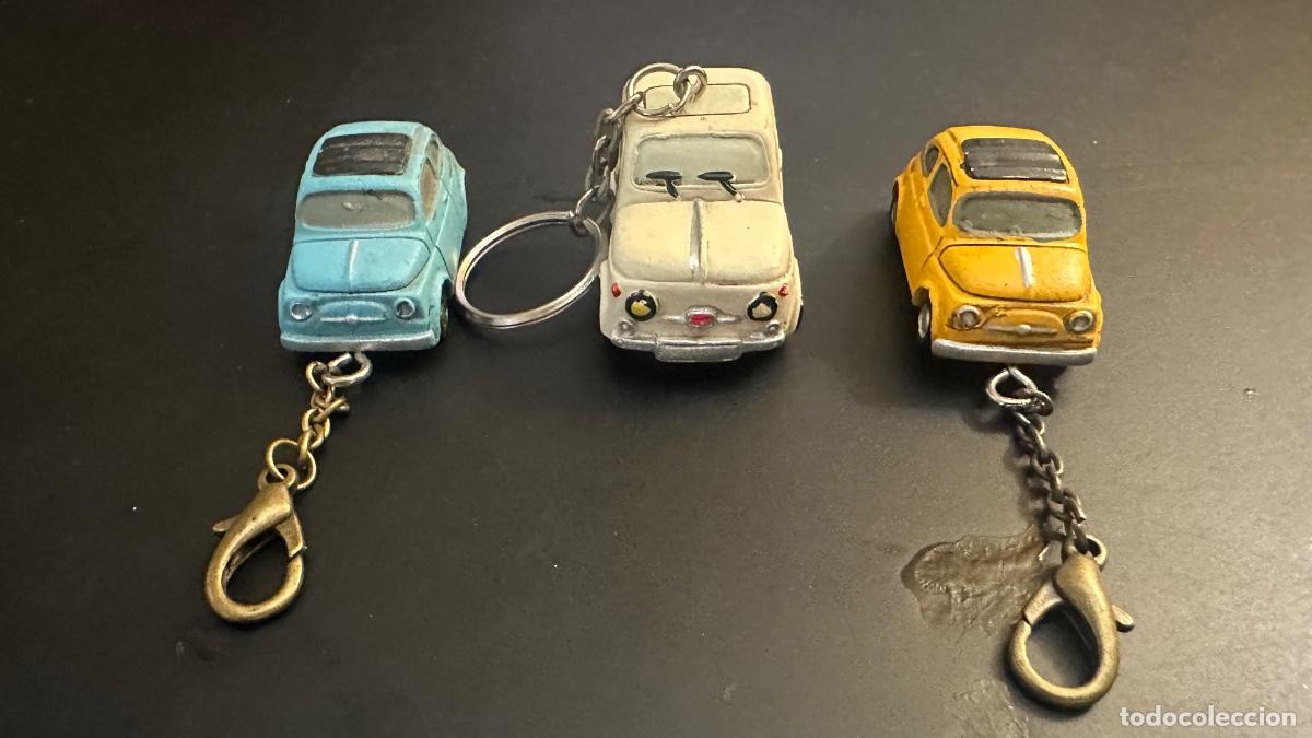 Coches a escala: Lote 3 llaveros de colecci&oacute;n con forma del cl&aacute;sico Fiat 500 escala aproximada 1:72 A&ntilde;os 70-80