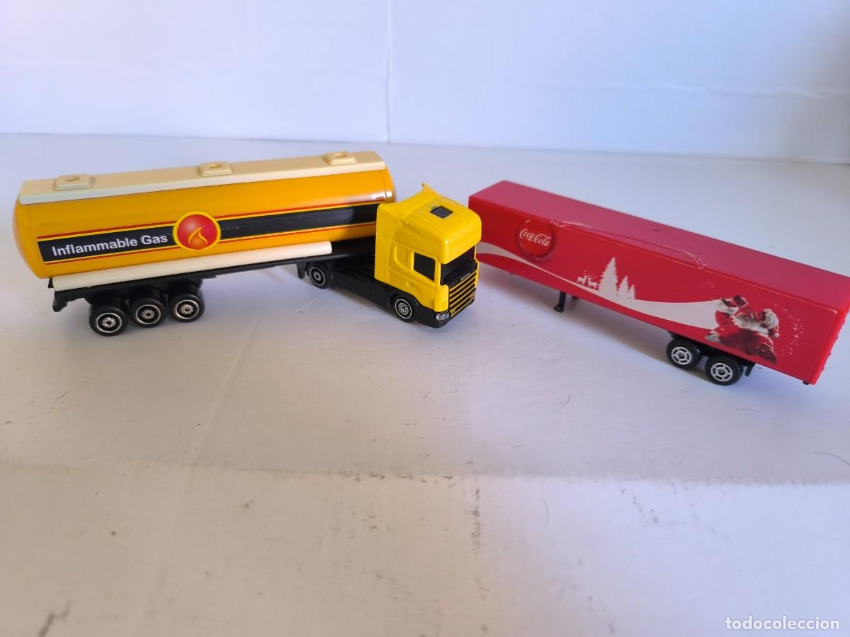 Coches a escala: Cami&oacute;n miniatura con cisterna y remolque vintage