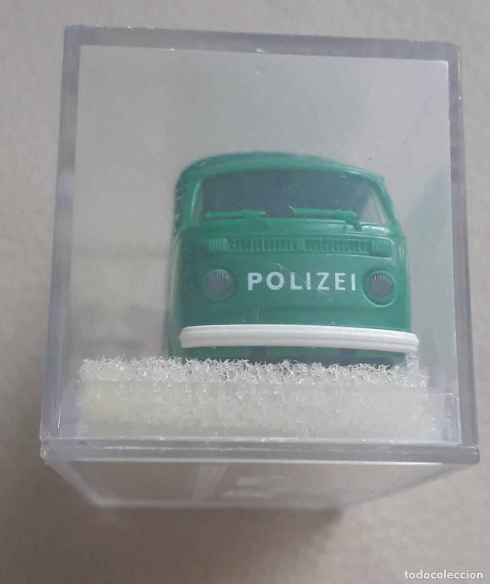 Coches a escala: Coche miniatura pl&aacute;stico. E:1/87 Ho brekina Germany.